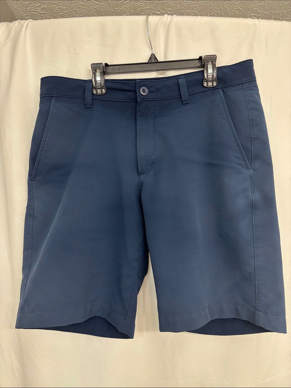 Under Armour Men's Navy Blue Performance Flat Front Shorts Size 34 Golf Casual